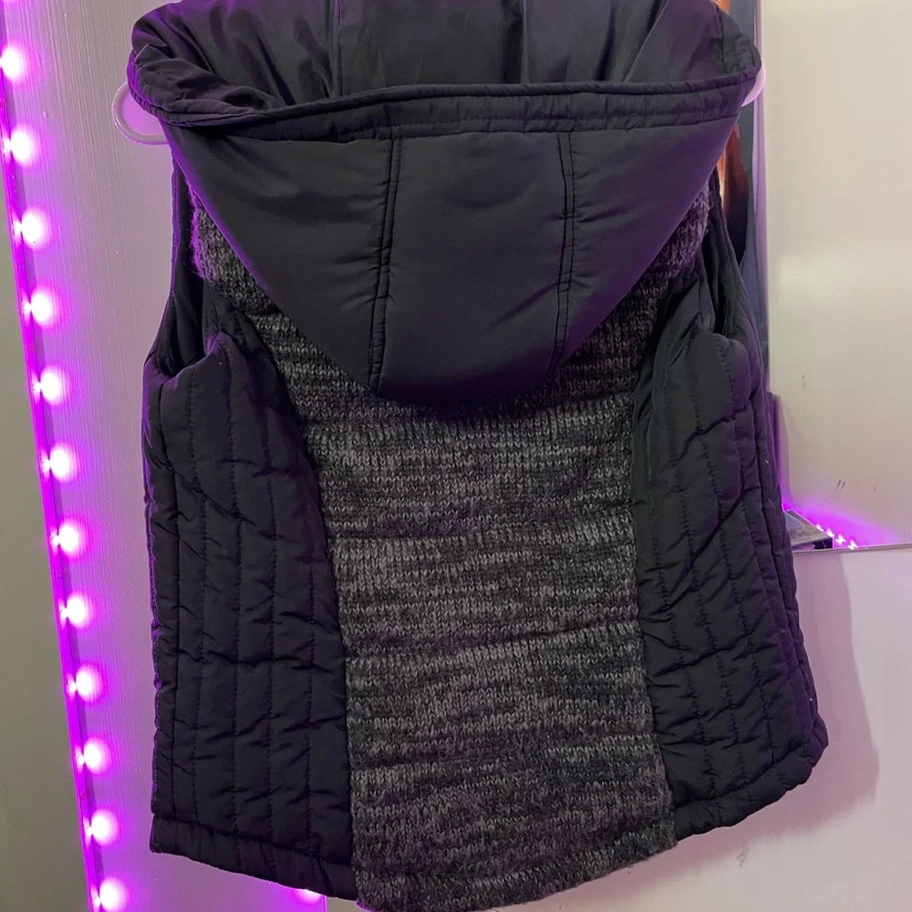 Aeropostale Dark Grey Puffer Vest - Picture 2 of 5